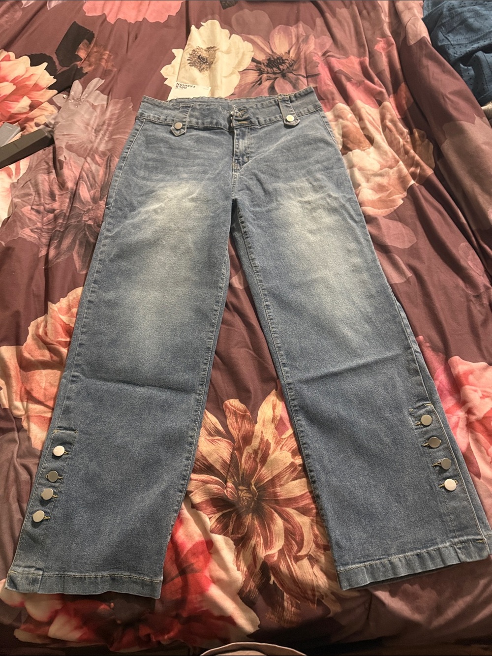 Women’s Wide-Leg Button-Hem Jeans - Blue